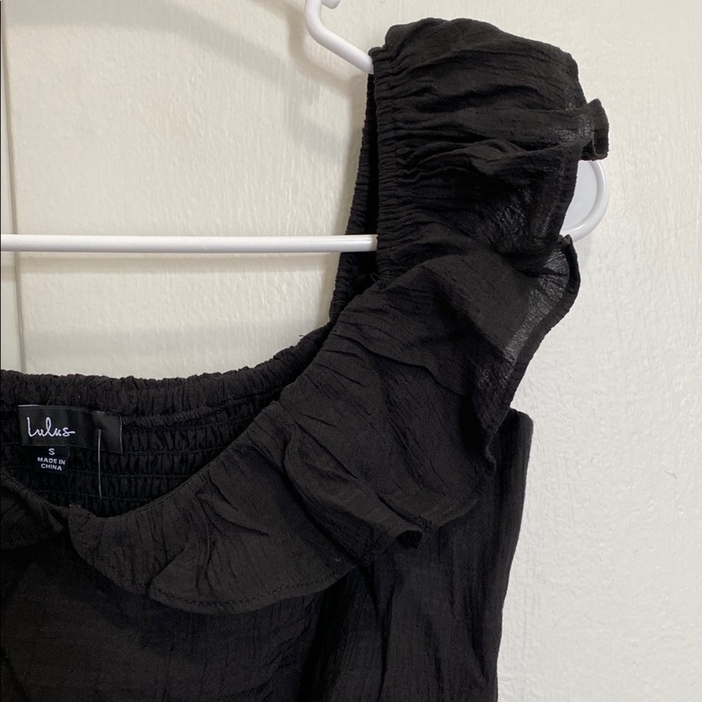 Lulu's Black Ruffled Crop Top